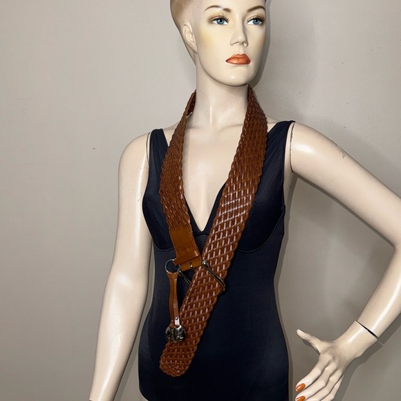 Micheal Kors Brown Woven Charm Belt - Picture 15 of 16